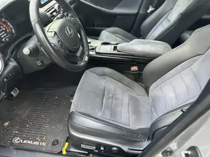 เล็กซัส ไอเอส 500 เอฟ สปอร์ต ปี 2022 - Product Image 3