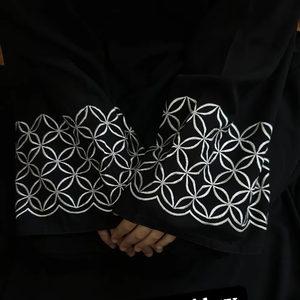Abayas élégantes et modestes brodées à la main pour femmes, vêtements et accessoires traditionnels musulmans - Product Image 1
