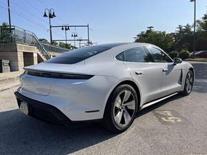 2022 para Porsche Taycan 2.000 Sedan Mile AWD Paquete Premium Mayormente sin modificar Luz izquierda automática de cuero de litio - Product Image 3