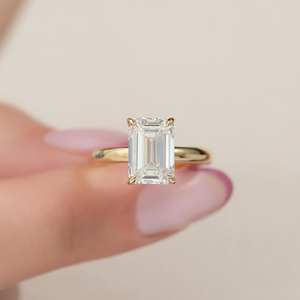 แหวนเพชร CZ สีขาวตัดมรกตขนาด11x9มม. แหวนหมั้นแบบโซลิแทร์สีทองสำหรับเจ้าสาวคลาสสิกเครื่องประดับสำหรับผู้หญิง - Product Image 1