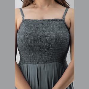 Robe longue grise fluide froncée de haute qualité, luxueuse, en jean, à col licou, taille élastique, unie, avec pompons, tailles XS à XL, idéale pour les baby showers et les fêtes de jour. - Product Image 6