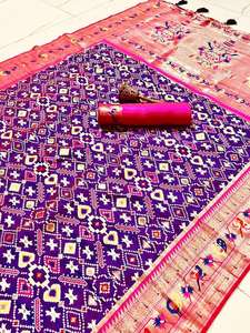 Último diseñador puro suave Kanjivaram Patola impreso Saree por Fab Zone - Product Image 4