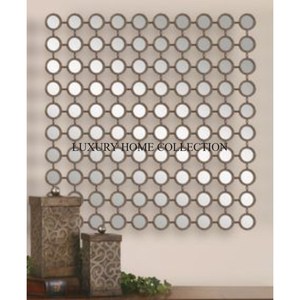 Marco de espejo de pared de diseño de metal de latón antiguo llamativo con detalles Sunburst y texturas desgastadas para interiores dramáticos - Product Image 2