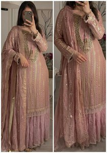 2024 Última colección Llegada Excelente calidad Diseñador Wear Collection Celeb Inspirado Salwar Kameez Trajes para la venta - Product Image 2