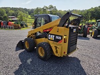 Chargeuse sur pneus d'occasion CAT 262D, capacité nominale de 2 tonnes, avec composants essentiels du moteur et de la pompe, pour les exploitations agricoles