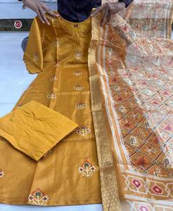 Featuring Beautiful Decorated With South Cultural Design Prints Pure BANARASI SILK Fabric Kurti Bottom & Dupatta Set <b>For</b> Sale - Product Image 6