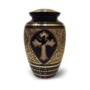 Urne funéraire religieuse noire et dorée avec un design de croix orné Urne funéraire traditionnelle chrétienne - Product Image 1