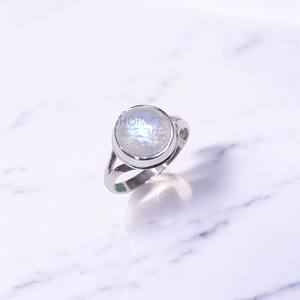 Piedra lunar arcoíris de fuego azul natural, Plata de Ley 925 sólida, anillo hecho a mano bohemio, anillos redondos de piedras preciosas, joyería de diseñador - Product Image 2
