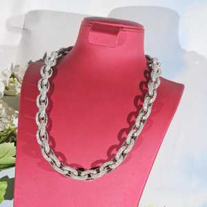 Cadena de Lujo de Plata de Ley 925 con Baño de Rodio de Alto Brillo, Estilo Gota, con Diamantes de Moissanita VVS, Unisex, para Uso Diario - Product Image 1