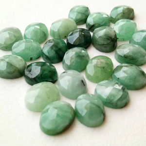 Cabujones de Esmeralda natural con parte posterior plana, piedras preciosas verdes ovaladas de corte rosa, piedras sueltas para hacer joyas, venta al por mayor de proveedor B2B - Product Image 1