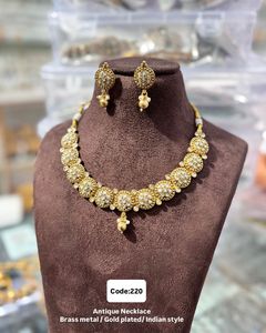 Conjunto de joyería antigua atemporal con pendientes perfecto para bodas y eventos culturales favorito de las mujeres de los fabricantes indios - Product Image 6