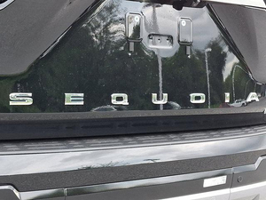 Sequoia Levin 2024 Negro Medianoche Turbo 4.1-6L 10KM 16V 5 Plazas Neumático R21 Automático con Volante a la Izquierda Cuero Techo Panorámico Sedán 360 - Product Image 4