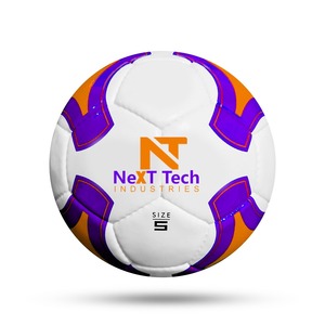 Tech Industries Ballon d'entraînement de football Matériau PU à des fins d'entraînement avec un design personnalisé et un logo personnalisé - Product Image 2