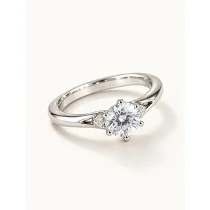 Anillo Solitario Celestia - Chapado en Oro Rosa de 18K sobre Cobre, Joyería Cristiana, Anillo Romántico con Incrustaciones - Product Image 1