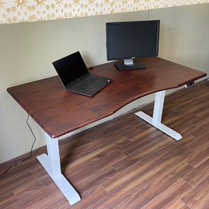 Escritorio FlexiDesk FLD013 Contemporáneo con Base Eléctrica Elevable, Superficie de Madera de Acacia en Color Marrón Rojizo, Soporte de 3 Articulaciones para Uso en Dormitorio - Product Image 2