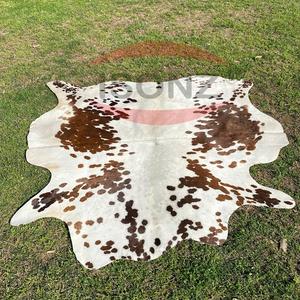 ISONZ Piel de vaca natural con pelo, marrón y blanca, al por mayor, atractiva, de 1.2-2.0mm de grosor, 30 pies, tamaño personalizado para calzado - Product Image 2