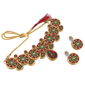 Ensemble de bijoux choker Kundan de style Bollywood classique, dernier cri, collier, boucles d'oreilles, aspect or, cristal, mariage, fiançailles - Product Image 2