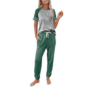 Conjunto Deportivo de 2 Piezas Estilo Urbano, Chándal Personalizado con Estampado Puff para Mujer, Chándal de Felpa de Algodón Extra Grande al por Mayor - Product Image 1