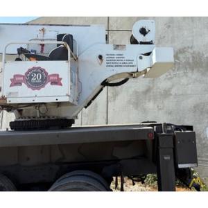 Grúa sobre Camión Manitex 38100S 2007, Sterling LT9513, Usada/Nueva, Capacidad de Carga 25/3/60 Toneladas para Construcción, Caja de Cambios/Motor/Bomba - Product Image 2