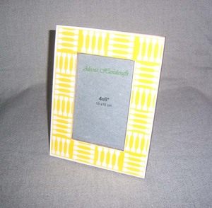 Nuevo Diseño de Marco de Fotos de MDF en Dos Colores con Incrustaciones de Hueso y Cuerno para Decoración Clásica del Hogar, Hoteles y Restaurantes - Product Image 1