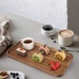 Plateau de service en bois d'inspiration vintage pour les amateurs de décoration rustique pour servir des collations, des cocktails au café avec un attrait intemporel - Product Image 5