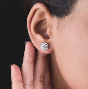 Boucles d'oreilles unisexes en forme de couronne avec breloque en diamant taillé étincelant, plaqué or 10 carats, bijoux classiques, cadeau - Product Image 5