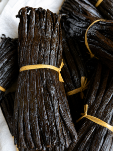 Dried <b>Vanilla</b> <b>Beans</b> 16-18 cm Bourbon Planifolia Pesticide Free Sun-Dried Premium Quality - Product Image 6
