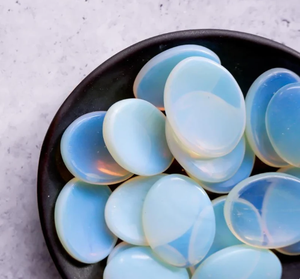 Piedras preciosas talladas a mano, piedras de opalita de cristal, bolsillo de Palma, venta al por mayor - Product Image 5