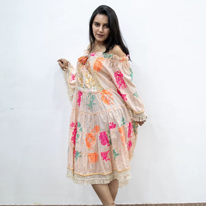 Robe bohème romantique à épaules dénudées, robe d'été à volants en pêche avec bordure en dentelle à glands, robe de fête bohème pour femmes - Product Image 1