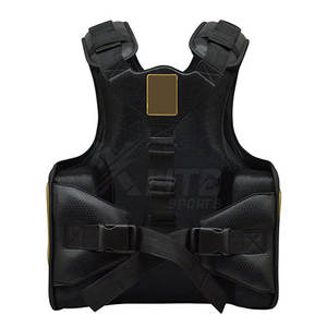 Protège-poitrine en cuir professionnel pour la boxe et les arts martiaux, protection corporelle durable avec un design confortable et respirant - Product Image 6