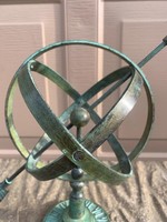 Sphère Armillaire Art Déco Décorative Faite à la Main en Aluminium, Sculptée, Style Vintage, Globe Métallique Artisanal pour Table et Décoration Intérieure