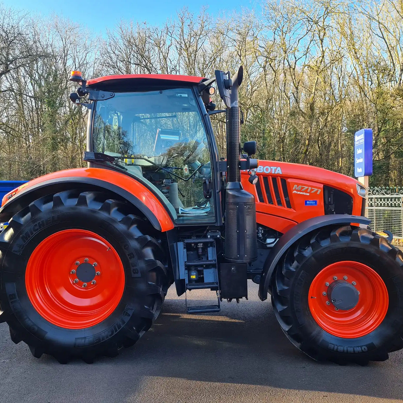 Kubota M7171 Tractors - High Productivity Agricultural Machinery