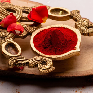 Kumkum Pooja Polvo de Kumkum rojo especial para eventos religiosos diarios Decoración sagrada para el hogar Rangoli Respetuoso con la piel - Product Image 6