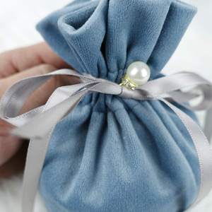 Sacs cadeaux en velours bleu pour noël, mariage et fête, sac en soie de luxe OEM fabriqué au Vietnam - Product Image 5