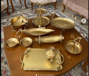 ถาดยืนเค้กทรงโดมที่ตั้งของทำอาหารเป็นชั้นสีเงินและสีทองดีไซน์หรูหราถาดวางอาหารพร้อมลายดอกไม้ - Product Image 1