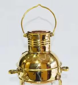 Lanterne en laiton doré de nouvelle conception Lanterne en métal en laiton de qualité supérieure très vendue pour une maison élégante, un hôtel et une décoration intérieure. - Product Image 2