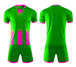 Kit de fútbol personalizado de 100% poliéster, tela suave y ligera, camiseta de sublimación completa cómoda para hombres y mujeres - Product Image 1
