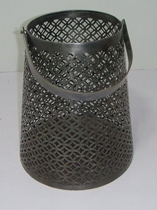 Porte-bougie en métal géométrique nordique, lanterne à bougie en maille de fer argentée antique avec poignée pour centre de table de mariage - Product Image 4