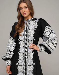 ผู้ผลิตเสื้อผ้าสตรีปี 2026 ชุดเดรสยาวสไตล์โบฮีเมียนสำหรับฤดูใบไม้ร่วง ชุดเดรสยาวลำลองปักลายปักลายดอกไม้ คอวี พิมพ์ลายดอกไม้ สไตล์ยูเครน - Product Image 1