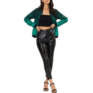 Chaqueta Bomber de Lona Transpirable de Color Sólido para Mujer, Abrigada para Invierno, con Bordado, Diseño de Letras y Detalles de Piel de Oveja - Product Image 2