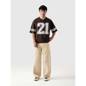 Conjunto Deportivo de Jersey Color Moka con Estampado Personalizado de los Detroit Lions, en Poliéster de Alta Calidad, Talla XL, Camiseta y Pantalones Cortos - Product Image 3