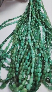 18 hebras de Esmeralda natural 8mm a 14mm Cuentas lisas ovaladas 1650 Ct Lote Iroc Ventas 18 pulgadas Collar de cuentas de Esmeralda verde US $264 - Product Image 4