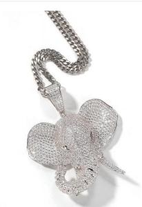 Pendentif lettre initiale couronne en argent sterling 925 plaqué or jaune 14 carats avec diamant Moissanite de 4 ct pour les fêtes d'enfants - Product Image 2