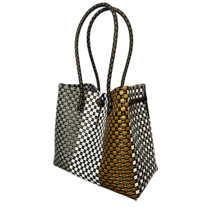 Bolsos de plástico reciclado para mujer de Indonesia, ropa tejida con diseño ecológico - Product Image 2