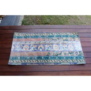 Alfombra Turca Vintage de 1.9x3.7 pies (57x112 cm), Alfombra Azul Marrón Estilo Suroeste - Product Image 1