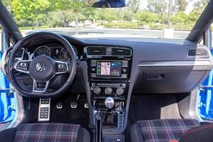 Volkswagen GTI Rabbit Edition 2019 d'occasion en bon état, boîte manuelle 6 vitesses, bleu bleuet, plusieurs modifications, provenance Californie - Product Image 3