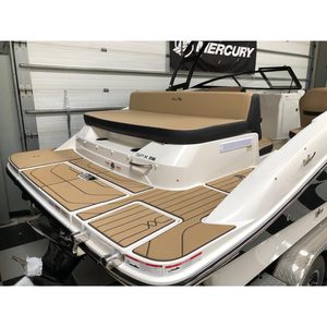 Embarcación de Lujo Sea Ray SPX 210 2025 con Motor MerCruiser, Tanque de Combustible de 37 Galones, Configuración Interior/Exterior - Product Image 5