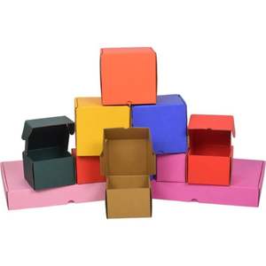 Boîte d'expédition biodégradable de couleur verte, extérieur et intérieur verts |   Emballage écologique pour l'expédition, le stockage et le commerce électronique - Product Image 4