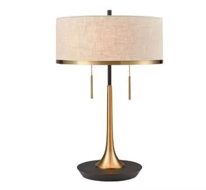 Lámpara de mesa de metal moderna para dormitorio, sala de estar y decoración de oficina, luz de noche elegante, pieza de iluminación elegante para el hogar - Product Image 2