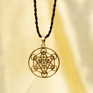 Colgante Espiritual de Geometría Sagrada en Latón, Bañado en Oro de 18k, Cubo de Metatrón, Venta al por Mayor, Colgante Unisex - Product Image 4